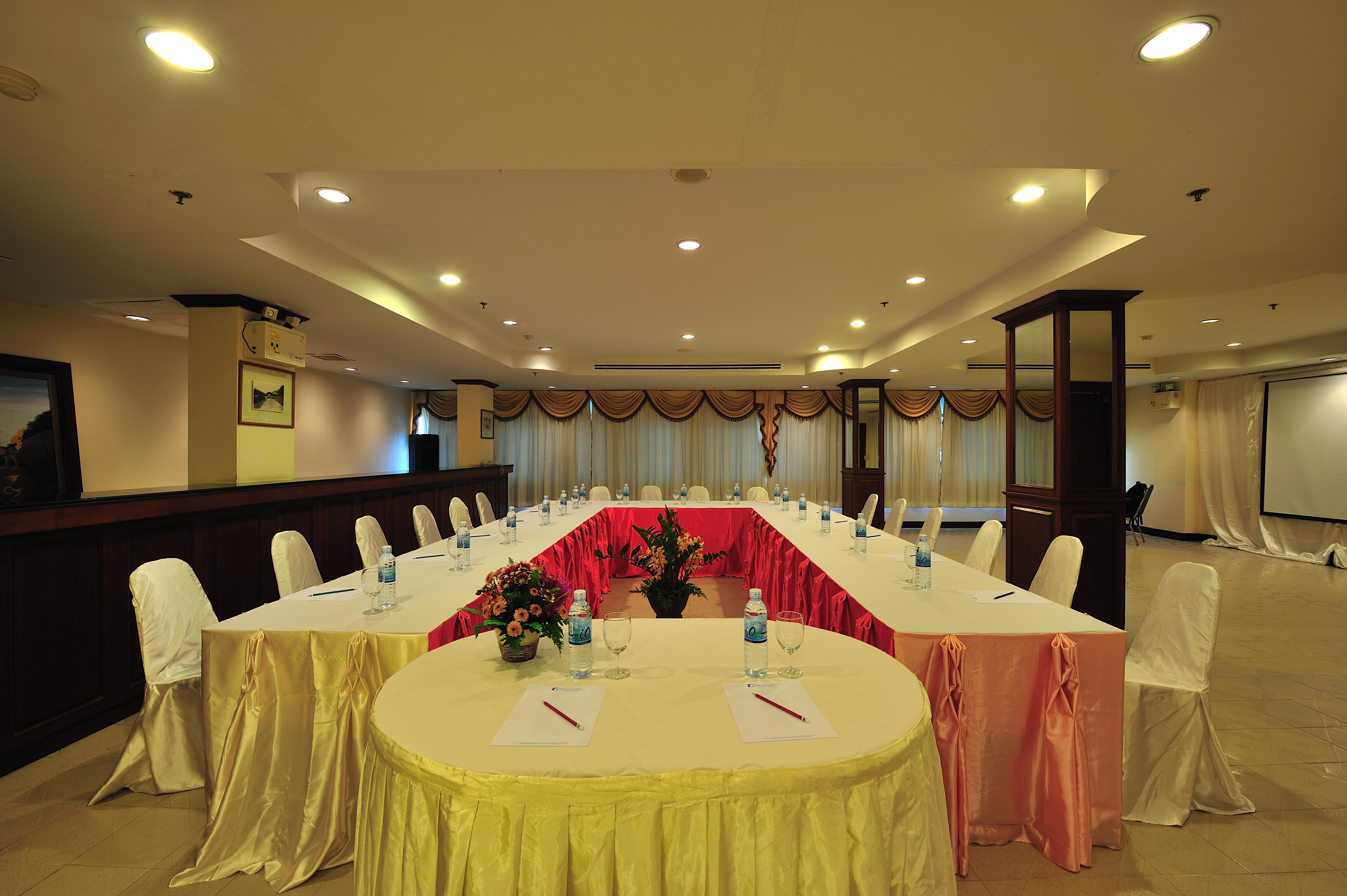 Thipurai City Hotel Hua Hin Bagian luar foto